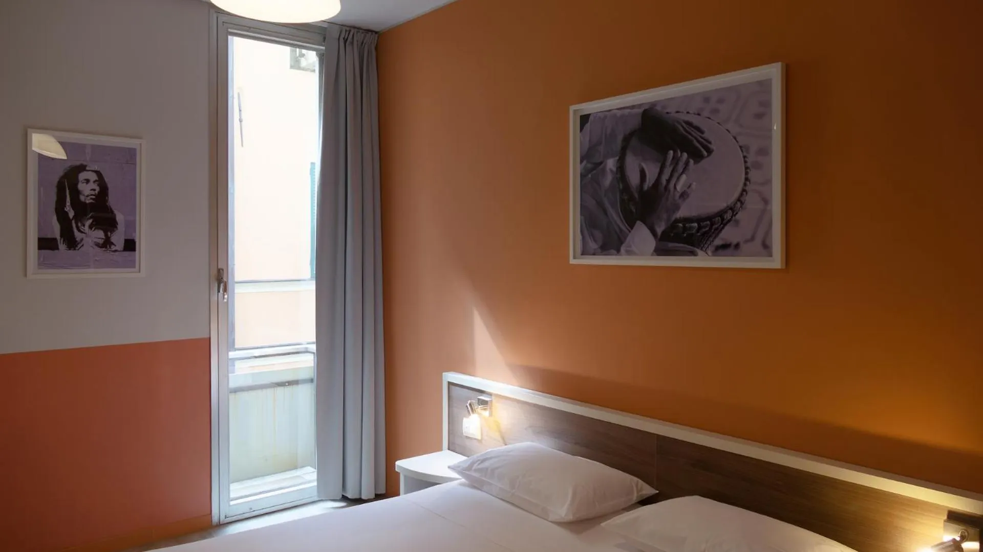 **  Hotel Nologo Cenova İtalya